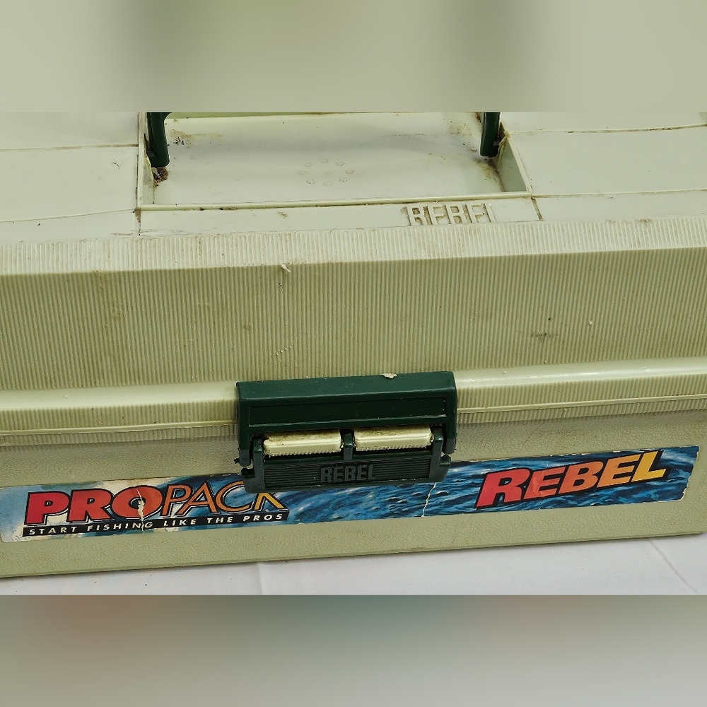 Rebel 510 Tackle‎ Box With Tray Compartments & Fishing Lures Supplies Vintage